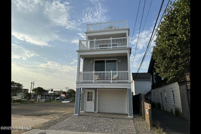 Building Photo - 62 Franklin Ave