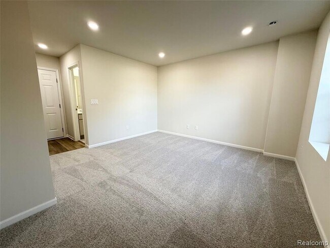 Building Photo - 359 N Sydney Ct