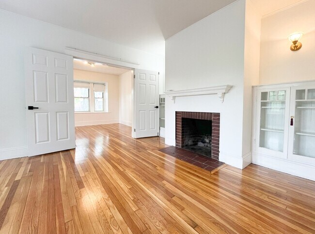 Building Photo - 44 Bellevue St