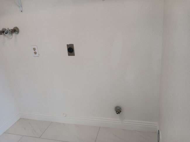 Building Photo - ? Move-In Special: $250 off your first mon...