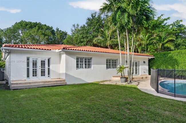 Building Photo - 1237 Aduana Ave