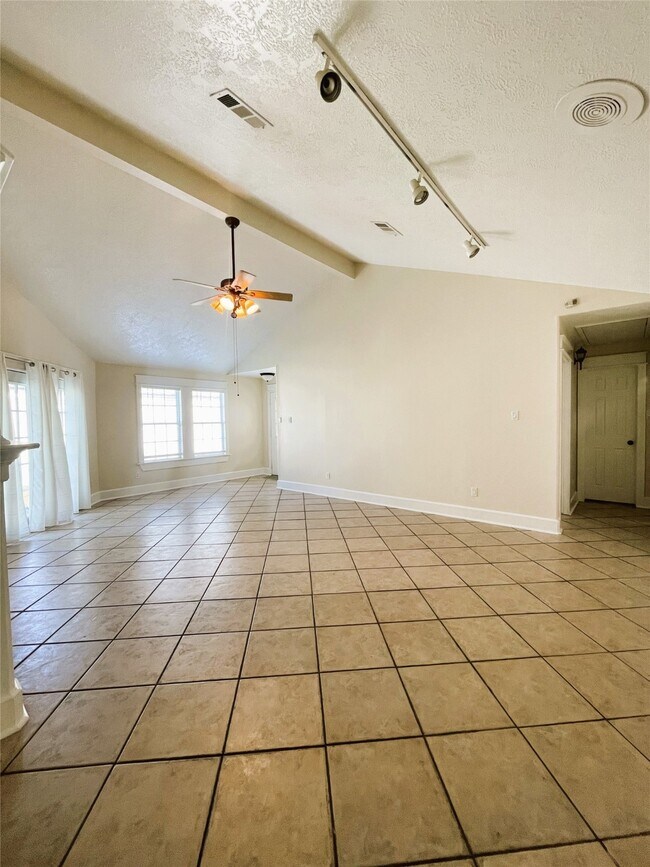 Building Photo - 12183 Swords Creek Rd