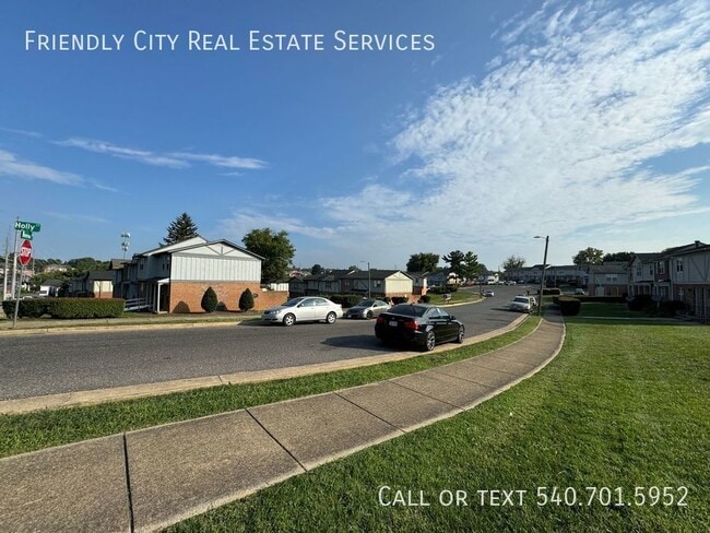 Building Photo - 1 Holly Ct