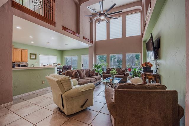 Building Photo - 808 Sabona Dr