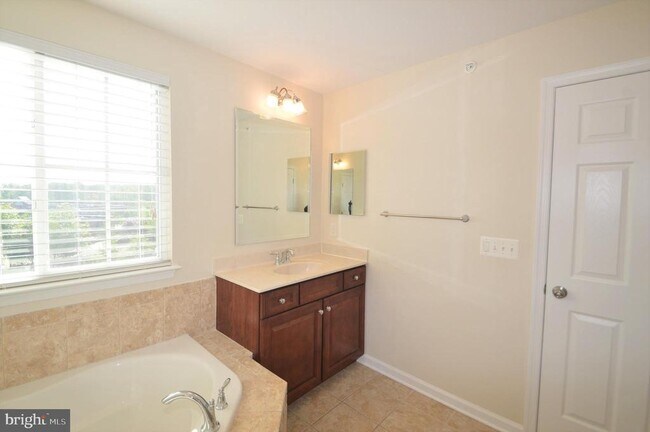 Building Photo - 24646 Jackalope Terrace