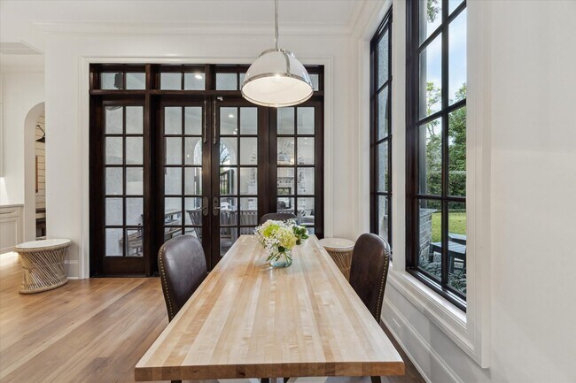 Building Photo - 20 Lacewood Ln