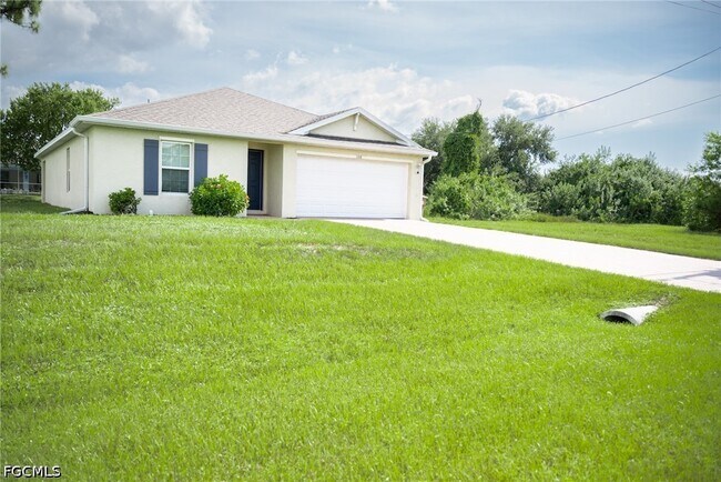 Building Photo - 1108 NE 36th Ln