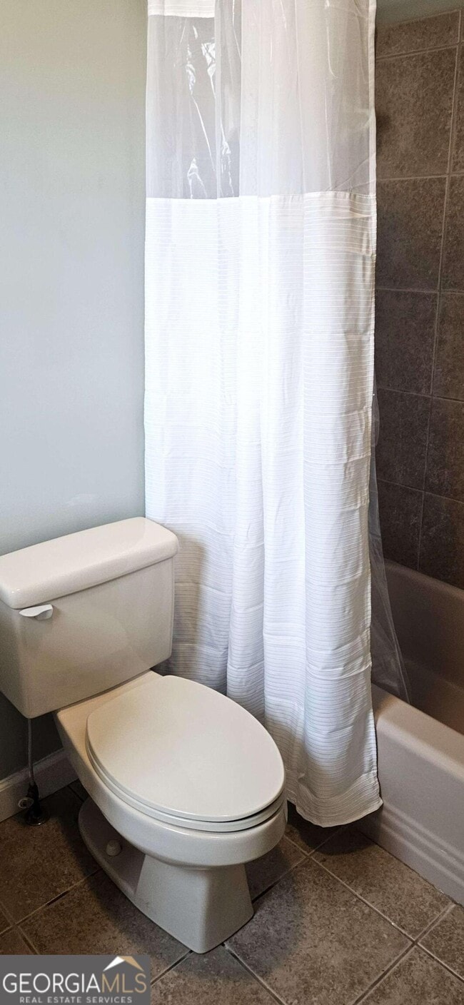 Building Photo - 860 Northside Dr E