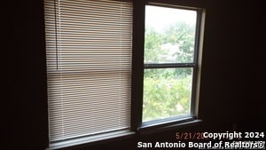 Building Photo - 6410 Royal Rdg Dr