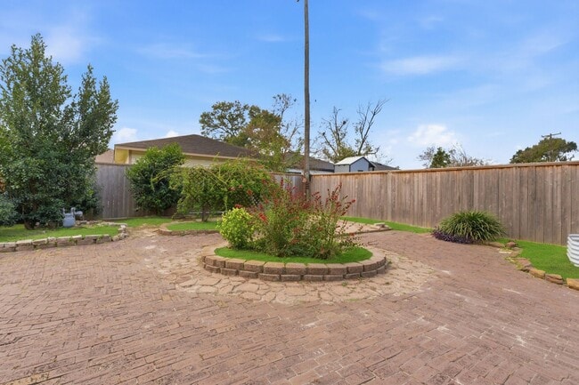 Building Photo - 1618 Willowby Dr