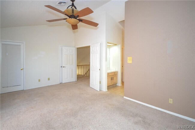 Building Photo - 2911 Country Club Dr
