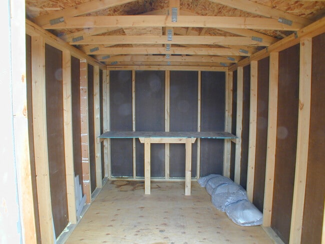 Building Photo - House For Lease