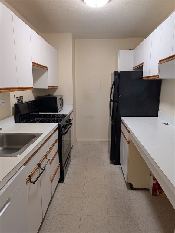 Building Photo - 8 Whittier Pl