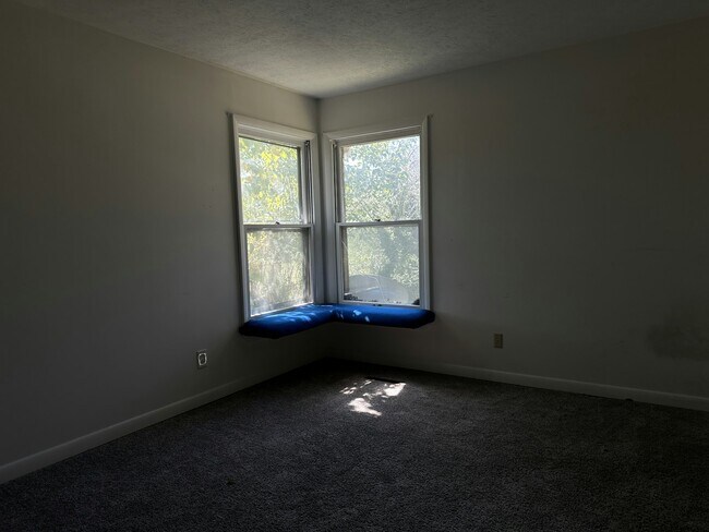 Building Photo - 1439 Wolfe Ln