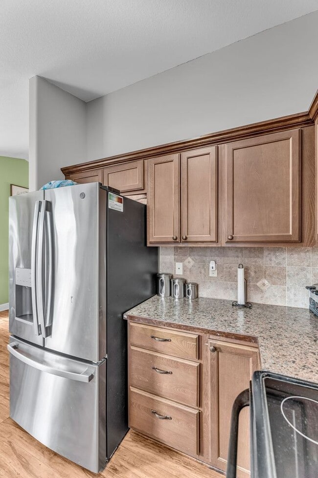 Building Photo - Italian Estates Property Management