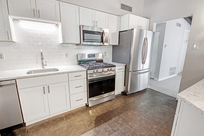 Building Photo - 7739 Peach Tree Ln