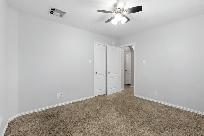 Building Photo - 16327 Tyler Reach Dr