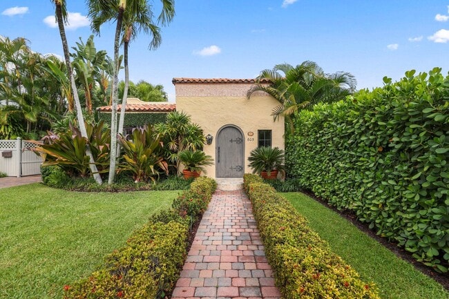 Building Photo - 605 Sunset Rd