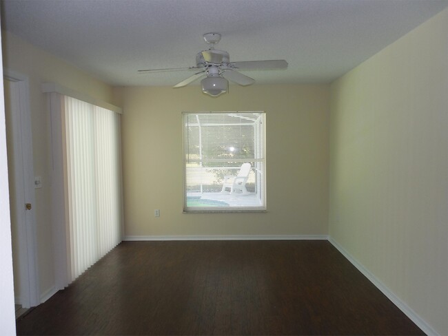 Building Photo - 5592 W Woodside Dr