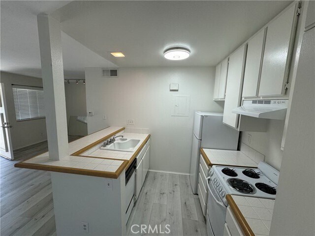 Building Photo - 26172 Sanz