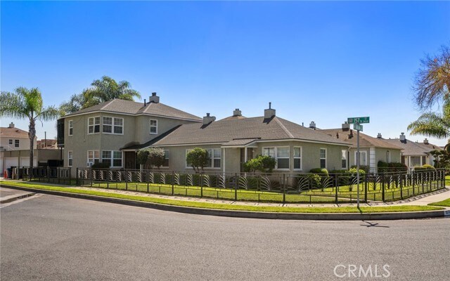 Building Photo - 15702 Halldale Ave