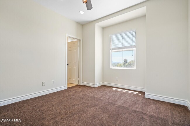 Building Photo - 6077 Mandeville Pl