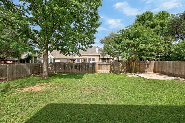 Building Photo - 15041 Calaveras Dr