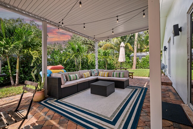 Building Photo - 2421 SW 29th Way