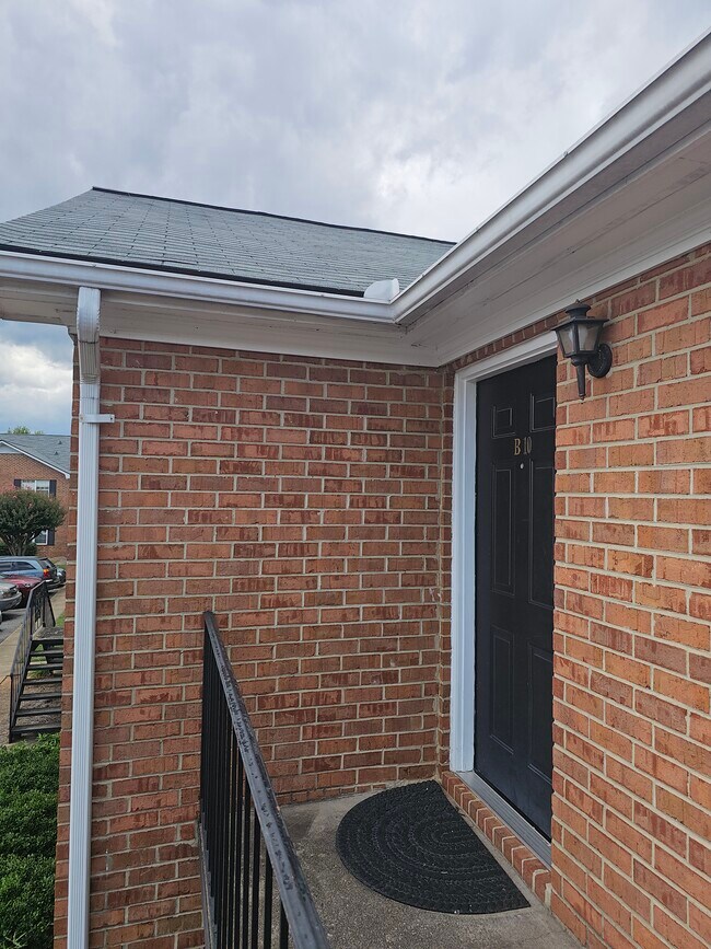 Building Photo - 2165 S Milledge Ave