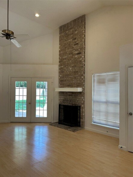 Building Photo - 30443 Arborg Dr