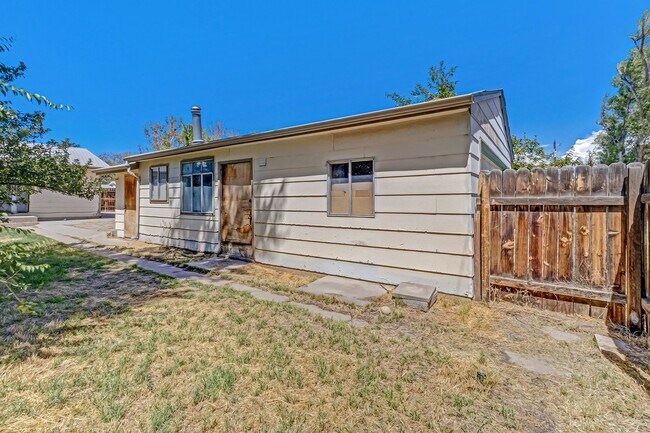 Building Photo - 1350 N 17th St