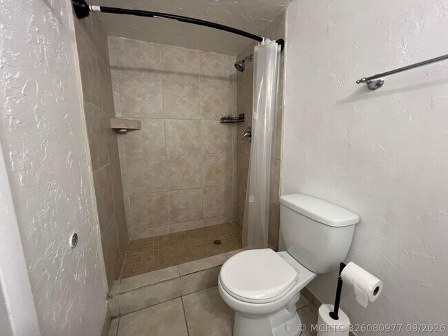 Building Photo - 6542 SW 41st St