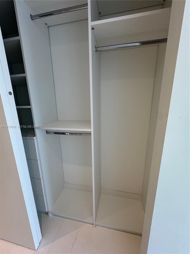 Building Photo - 300 Biscayne Blvd Way