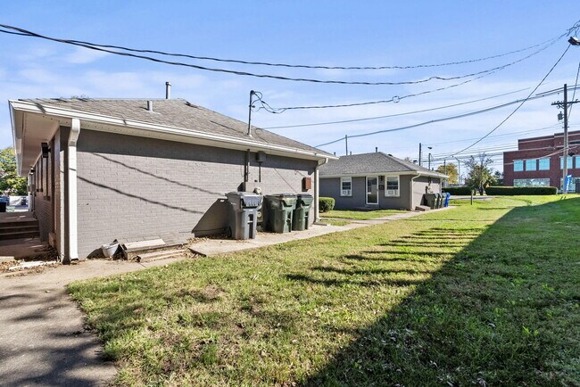 Building Photo - 528 Booker St