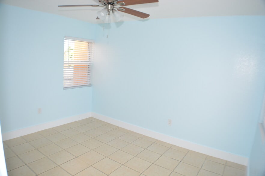 Building Photo - 9300 W Flagler St