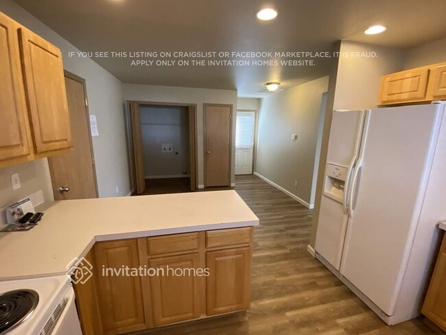 Building Photo - 17902 Panorama Blvd E