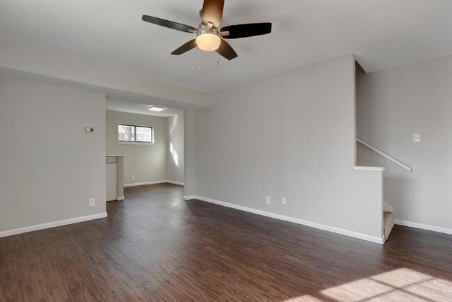 Building Photo - 303 W 40th St