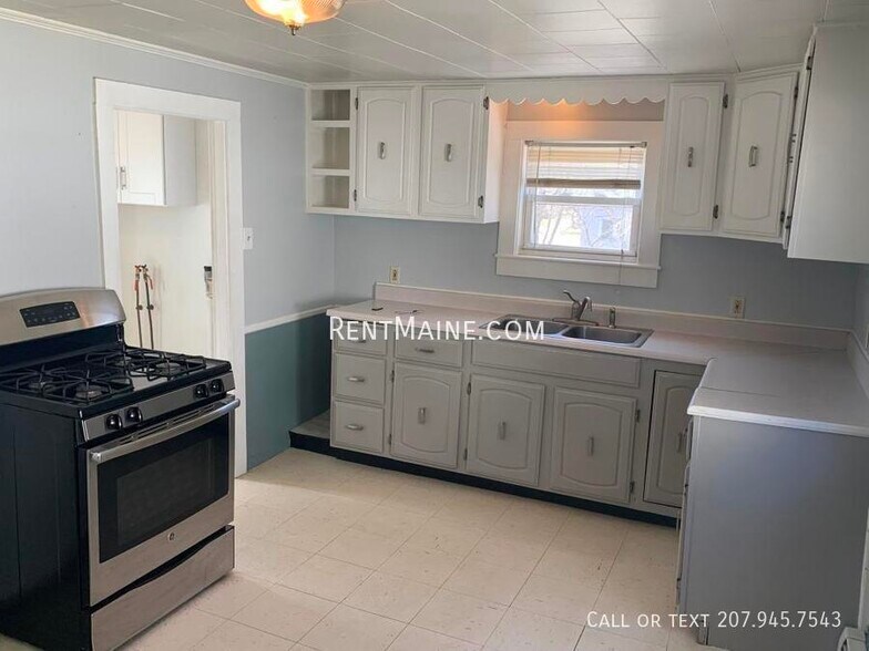 Building Photo - 322 Grove St