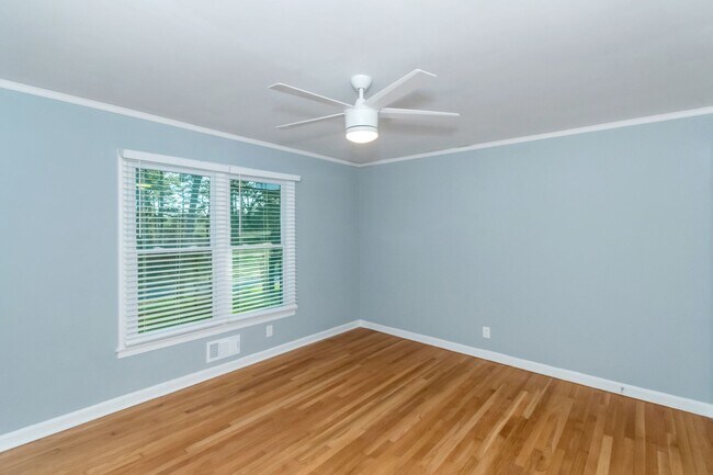 Building Photo - Spacious Family Home in 30311