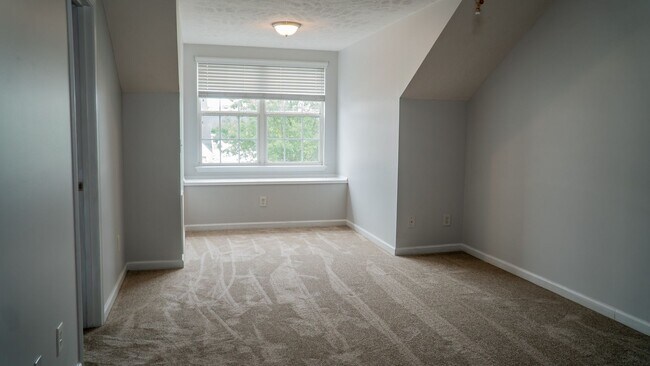 Building Photo - 714 Spence Enclave Ln