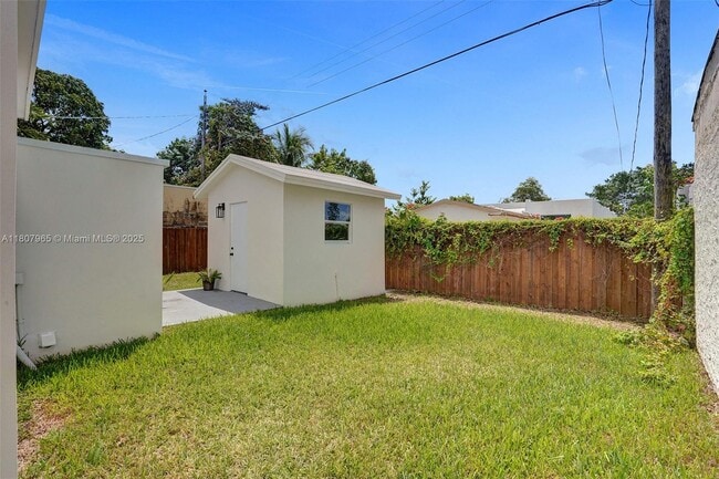Building Photo - 2978 SW 14th St