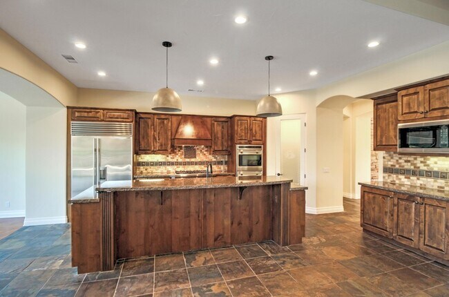 Building Photo - 81075 Giacomo Way