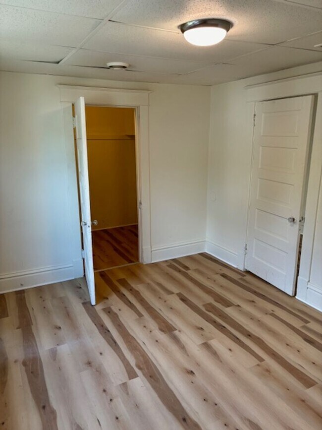 Building Photo - 834 Oakhill St SE