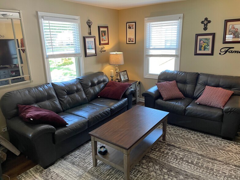 Building Photo - 1817 Washington Blvd