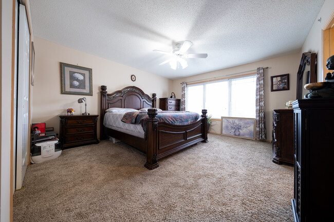 Building Photo - 5157 Yuma Ln N