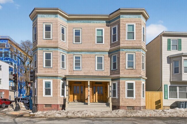 Building Photo - 650 Dorchester Ave