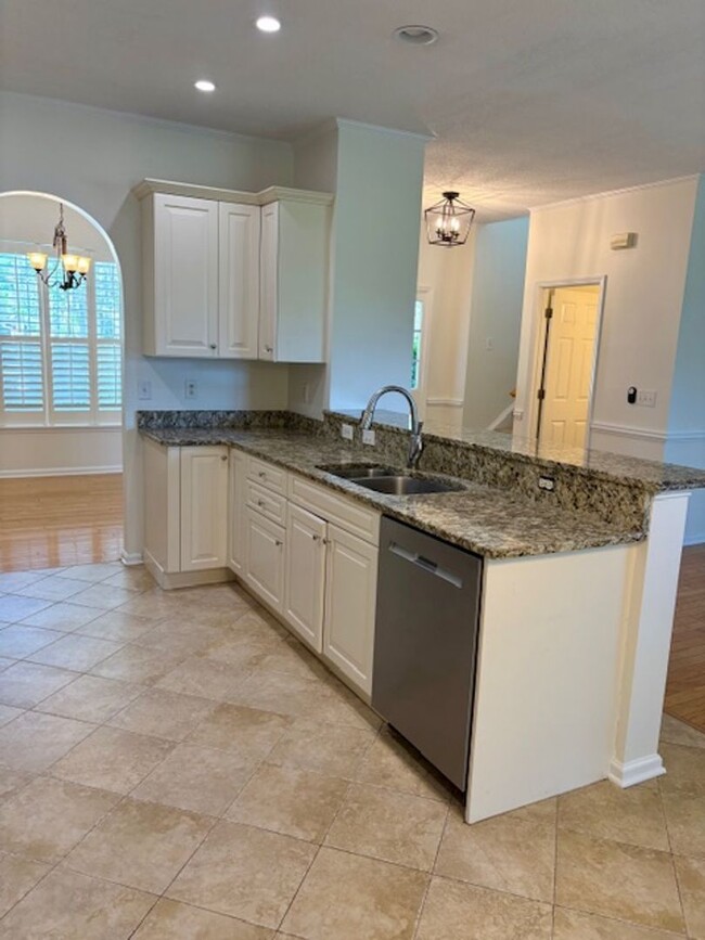 Building Photo - Lovely Updated Home in Grand Oaks