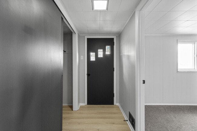 Building Photo - OPEN HOUSE THIS TUESDAY 10/7 AT 5PM! MOVE ...