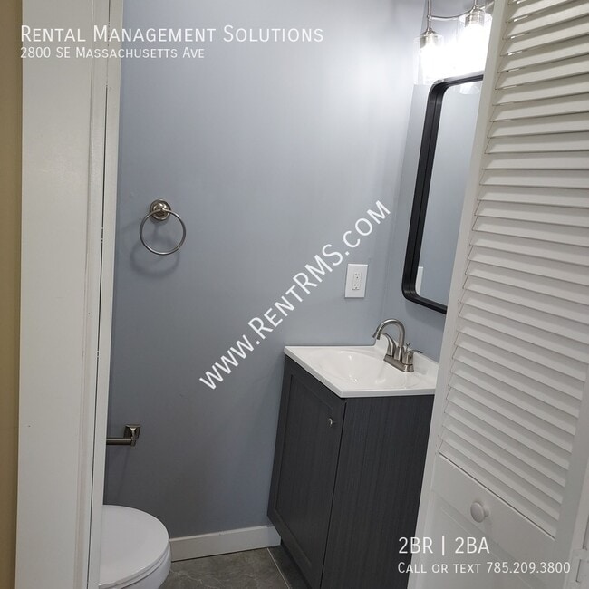 Building Photo - 2800 SE Massachusetts Ave