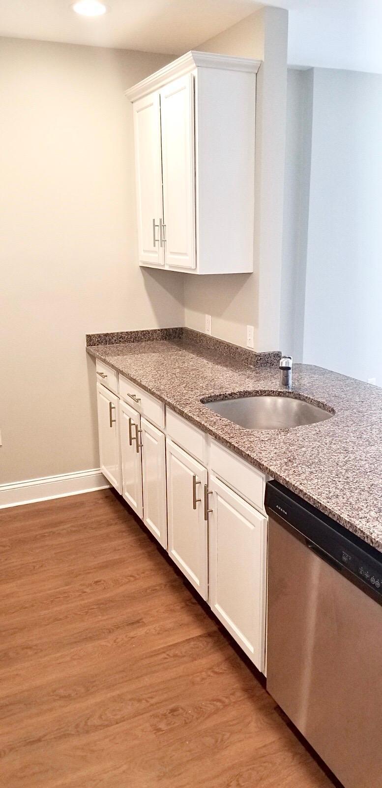 Building Photo - 1522 VFW Pky